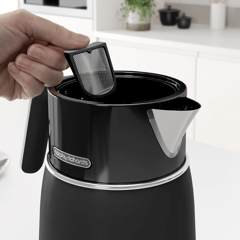 קומקום חשמלי 1.5 BLACK ליטר Morphy Richards 100744 - K.B.V