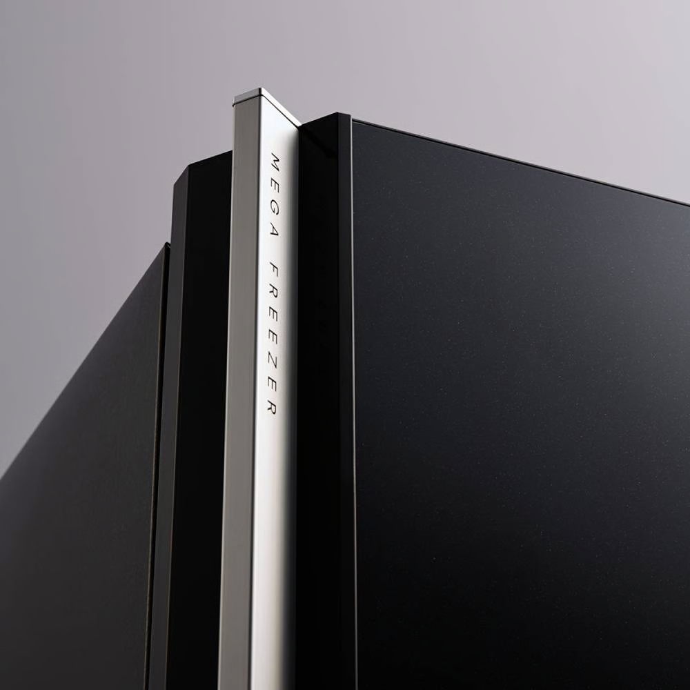 מקרר מקפיא עליון 604 ליטר נטו Sharp SJ-GTR820G-BK - גימור זכוכית שחורה - יבואן רשמי